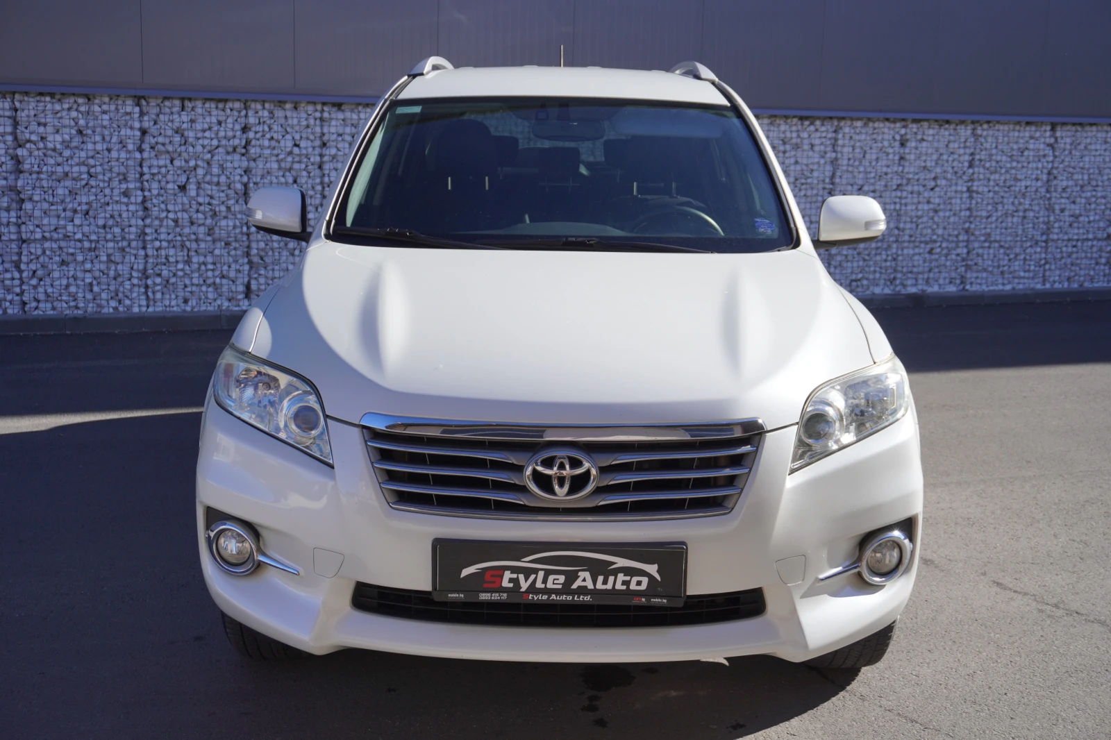 Toyota Rav4 2.2 D4-D LUXURY-KEYLESSGO/NAVI, КОЖА, AWD-ОТЛИЧНА - изображение 8