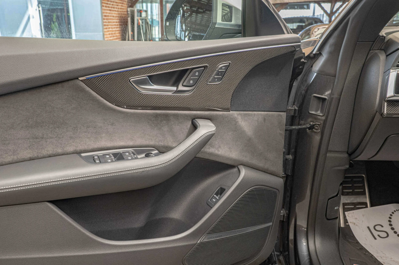 Audi SQ8 4.0TDI/Virtual//Distronic/Bang&Olufsen/4Z | Mobile.bg   16