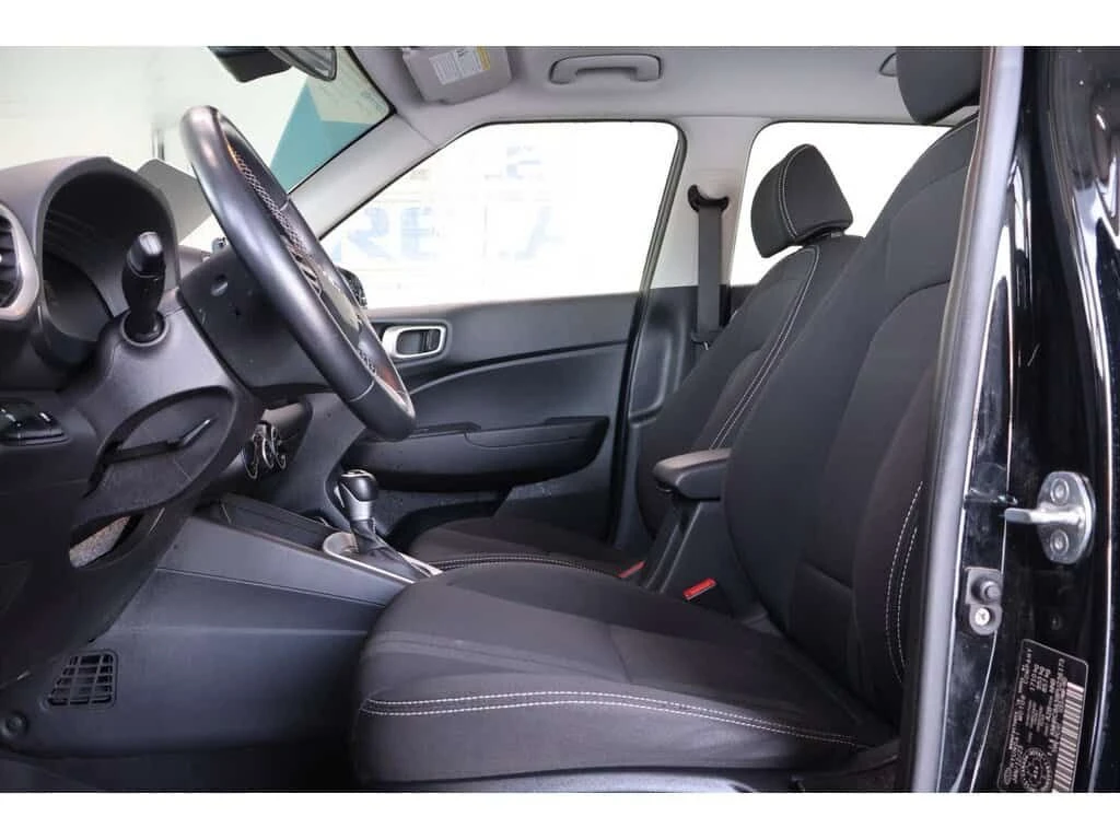 Hyundai Venue, снимка 2 - Автомобили и джипове - 53879487