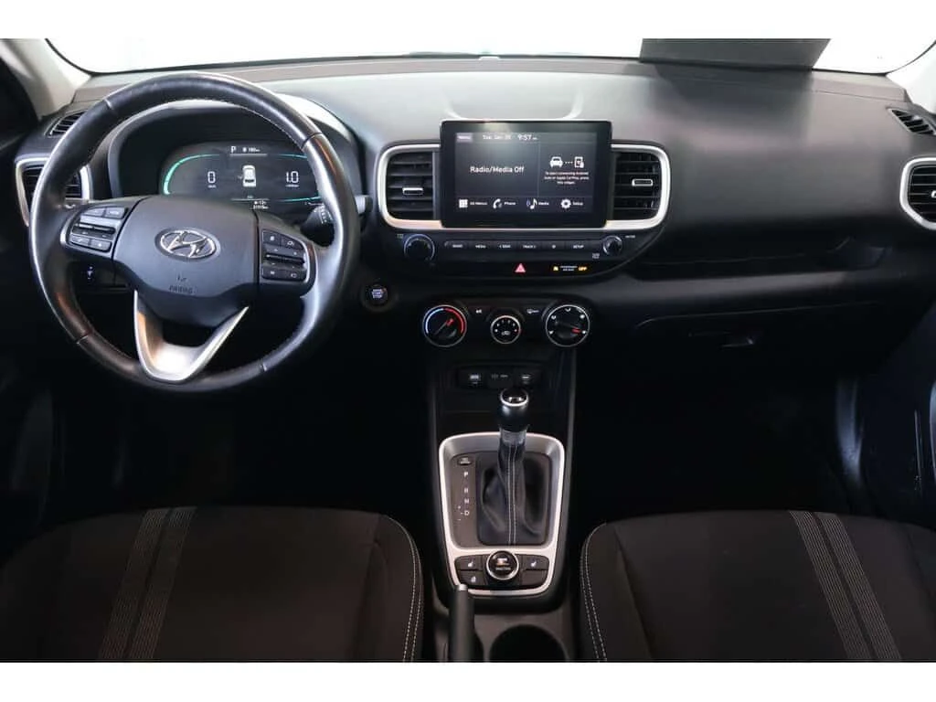 Hyundai Venue, снимка 3 - Автомобили и джипове - 53879487