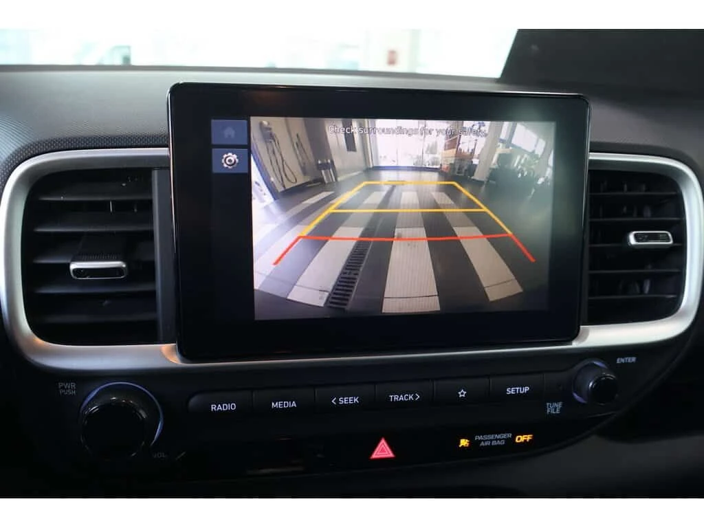 Hyundai Venue, снимка 12 - Автомобили и джипове - 53879487