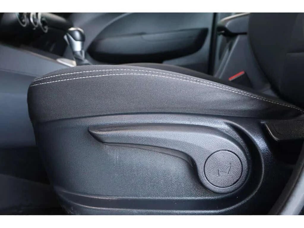 Hyundai Venue, снимка 6 - Автомобили и джипове - 53879487