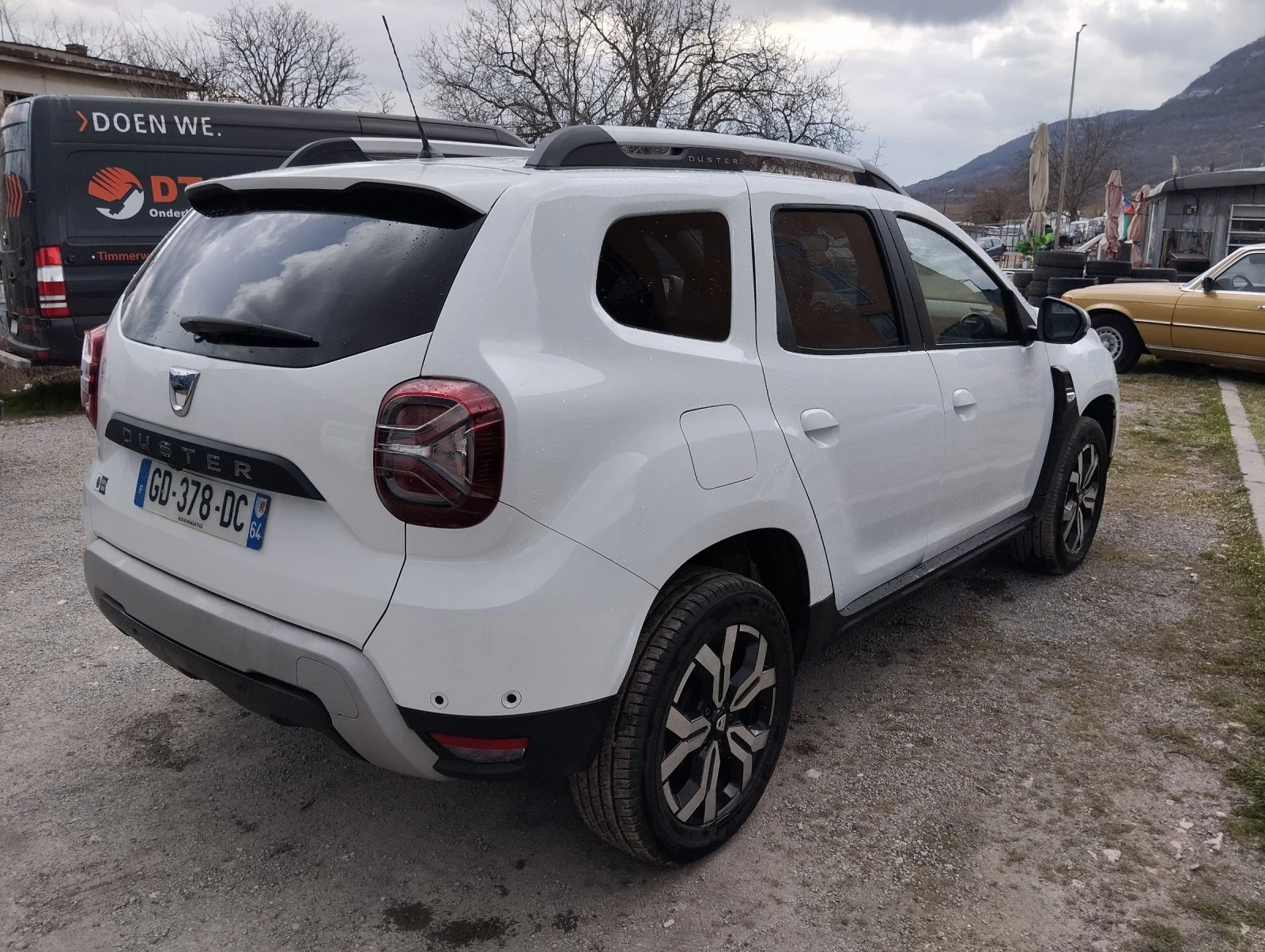 Dacia Duster 1.5 dci 116 kc, снимка 5 - Автомобили и джипове - 53927922