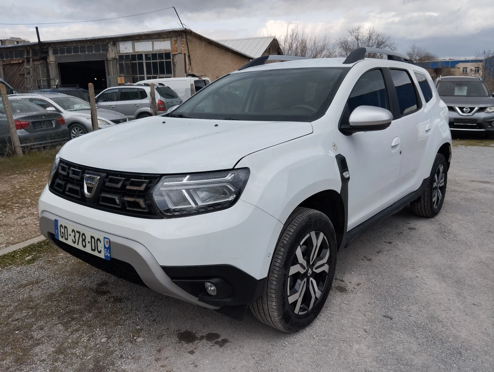Dacia Duster 1.5 dci 116 kc, снимка 2 - Автомобили и джипове - 53927922