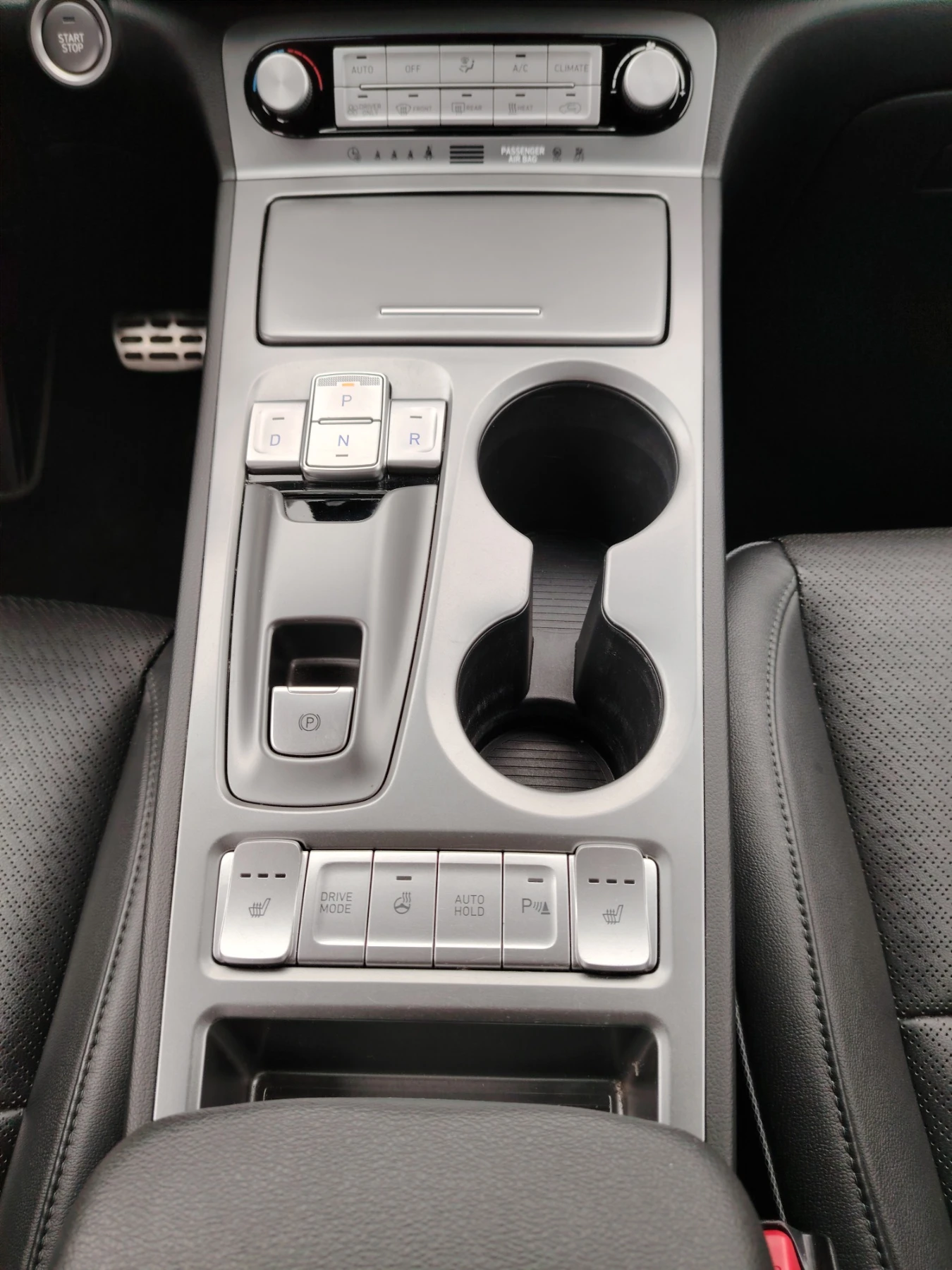 Hyundai Kona EV PREMIUM, снимка 10 - Автомобили и джипове - 54602796