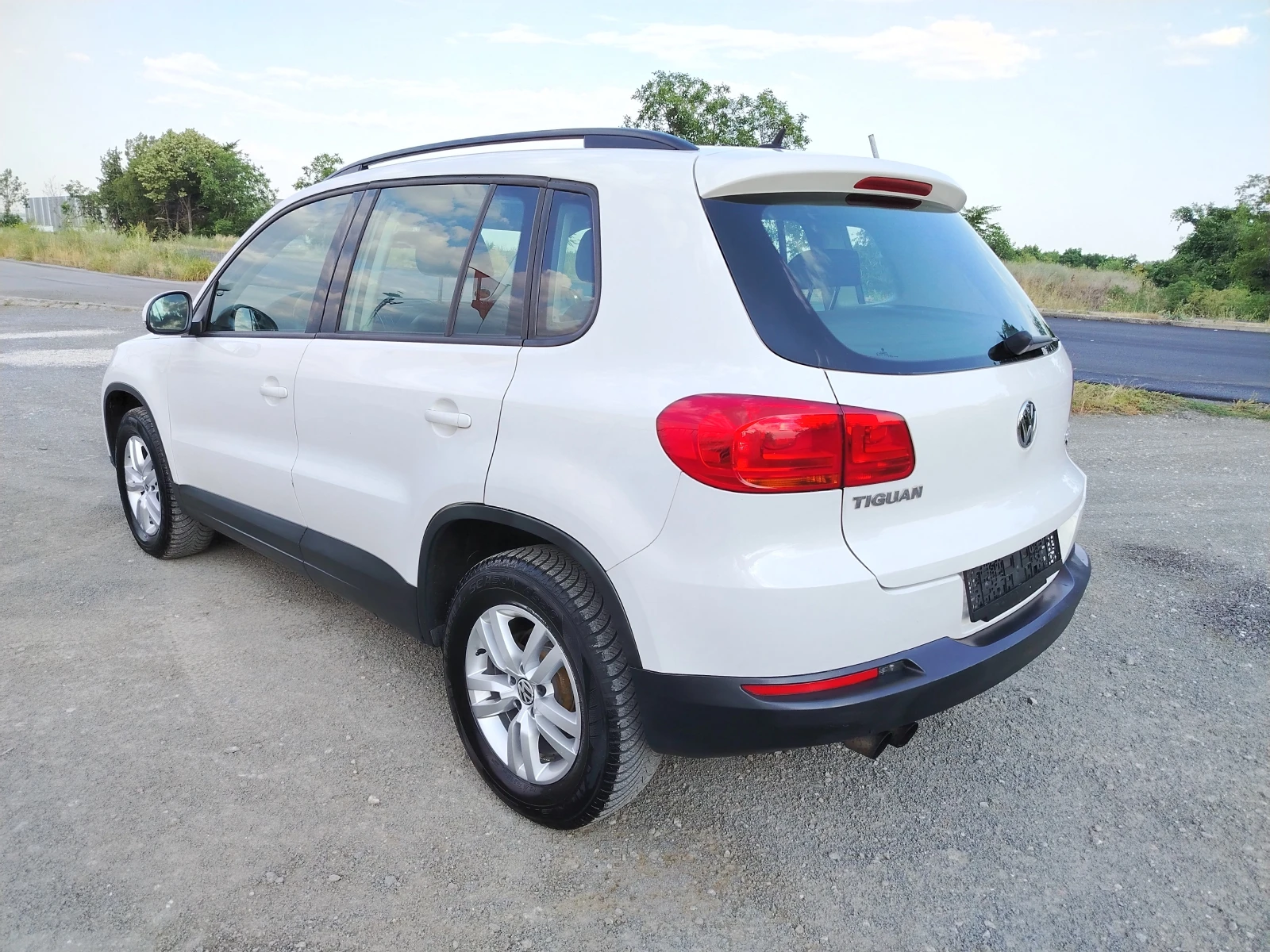 VW Tiguan 2.0-140 КС АВТОМАТИК, 4х4, FACELIFT, 6ск ЕВРО 5b., снимка 7 - Автомобили и джипове - 55125327