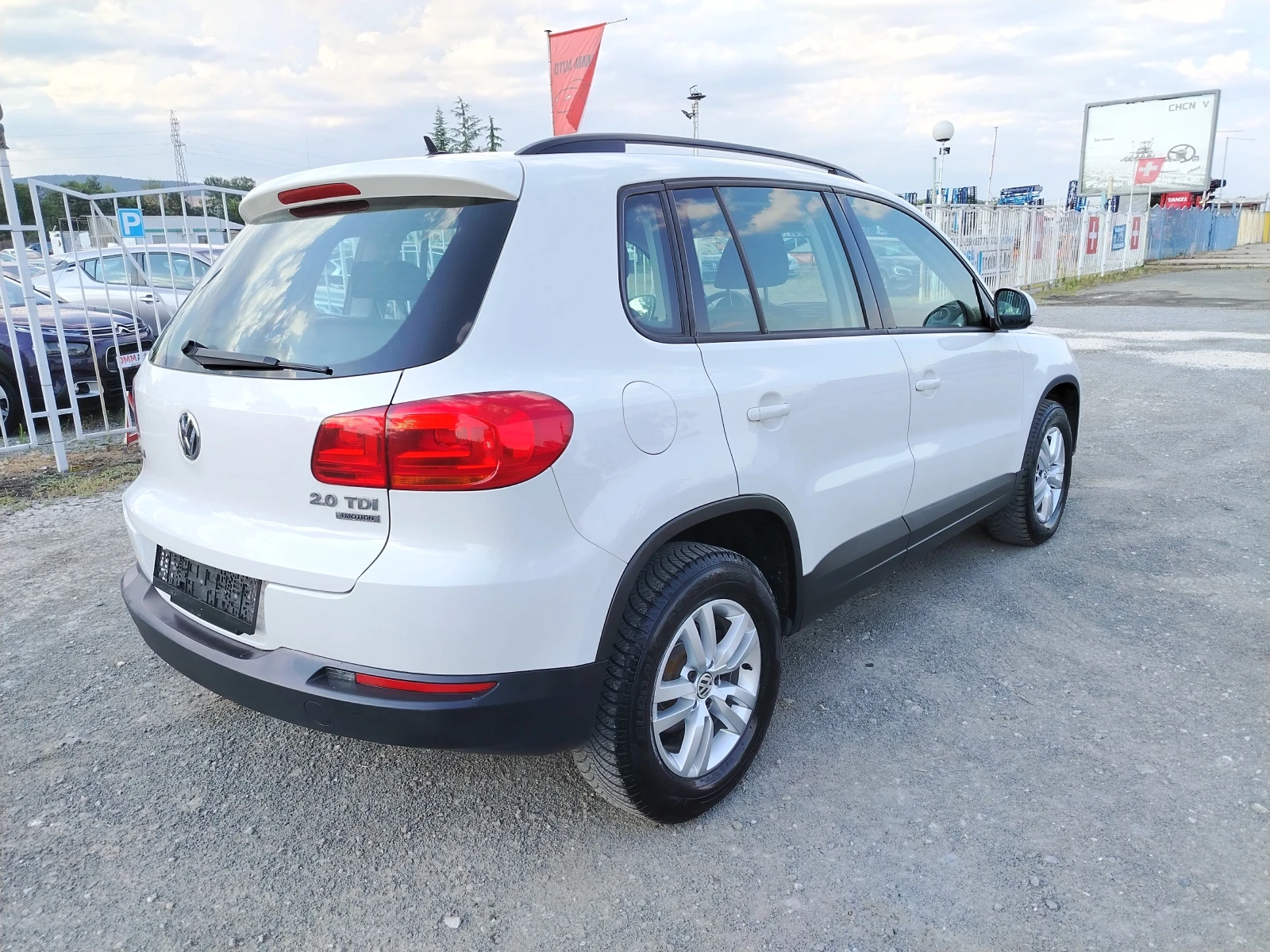 VW Tiguan 2.0-140 КС АВТОМАТИК, 4х4, FACELIFT, 6ск ЕВРО 5b., снимка 5 - Автомобили и джипове - 55125327