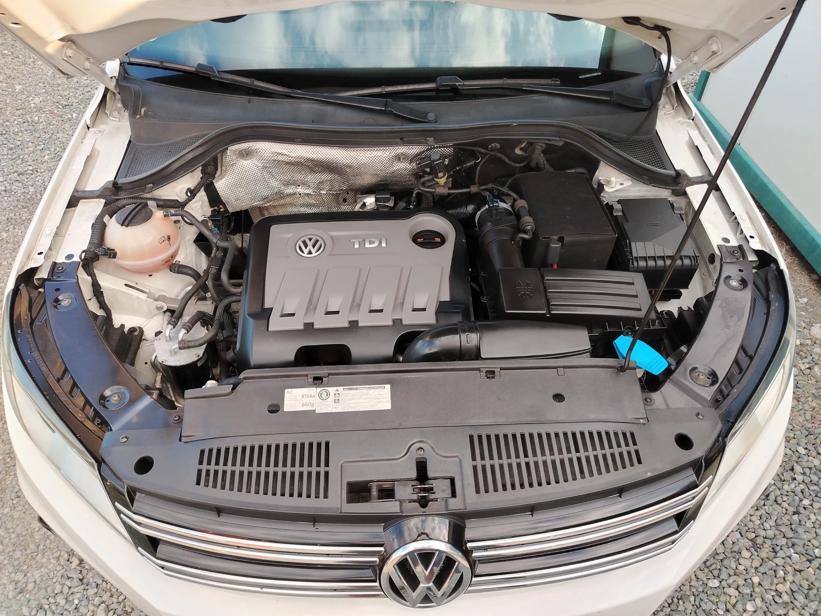 VW Tiguan 2.0-140 КС АВТОМАТИК, 4х4, FACELIFT, 6ск ЕВРО 5b., снимка 16 - Автомобили и джипове - 55125327