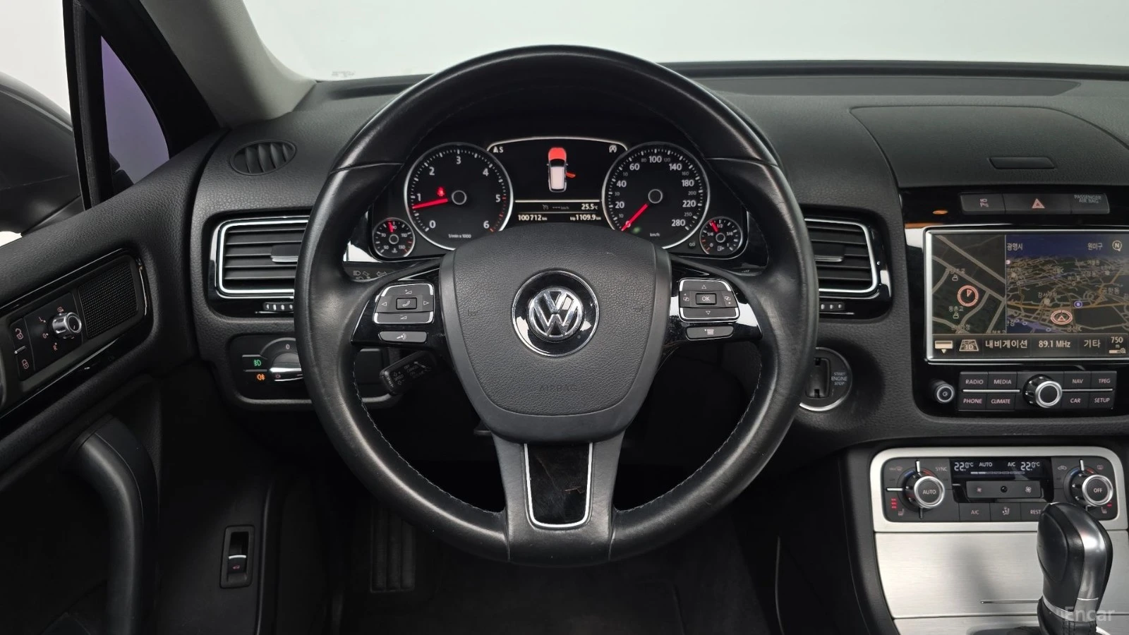 VW Touareg V6 3.0 TDI BlueMotion* КОЖА* НАВИ* ПАНО, снимка 11 - Автомобили и джипове - 55545658