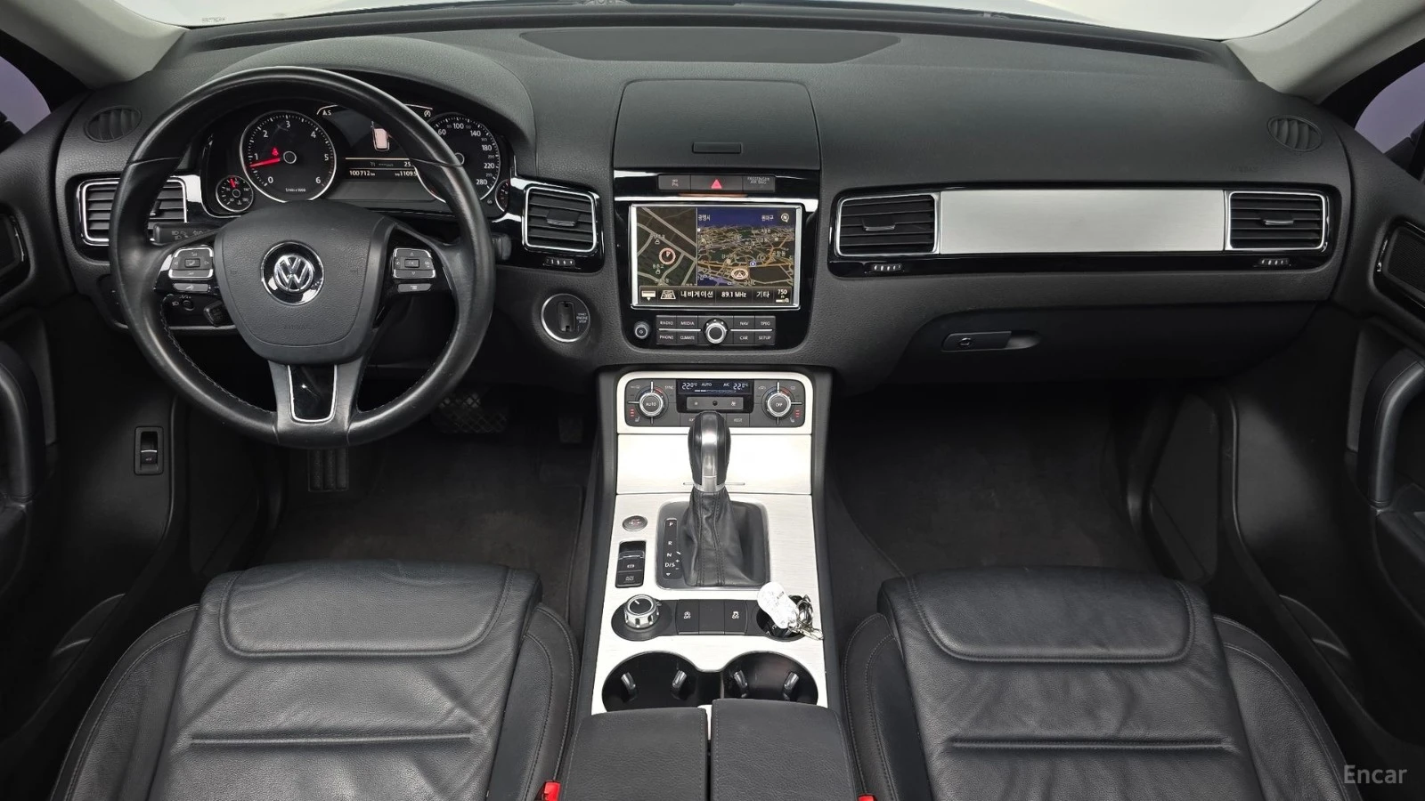 VW Touareg V6 3.0 TDI BlueMotion* КОЖА* НАВИ* ПАНО, снимка 5 - Автомобили и джипове - 55545658