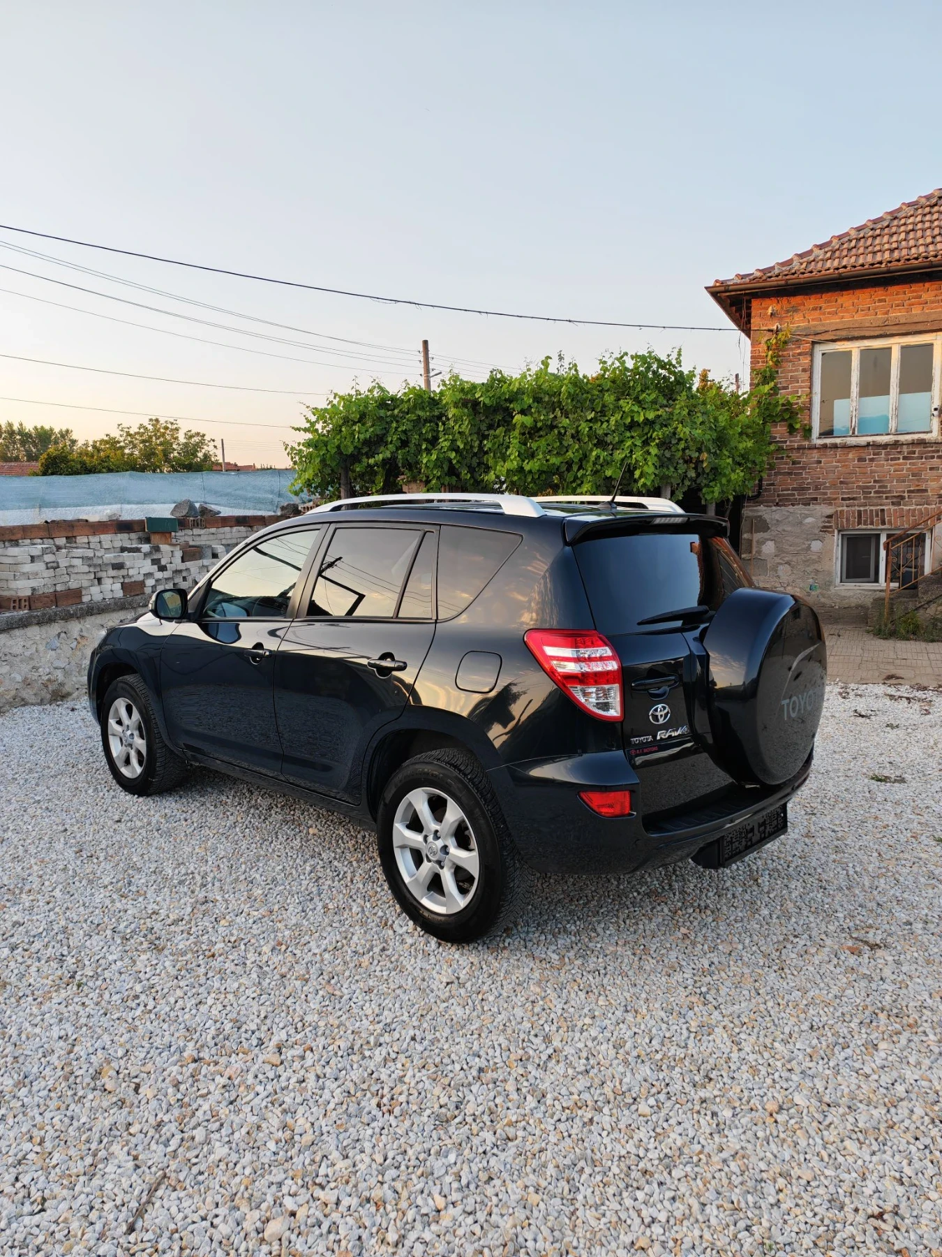 Toyota Rav4 2.2 D-4D Executive, снимка 14 - Автомобили и джипове - 55631461