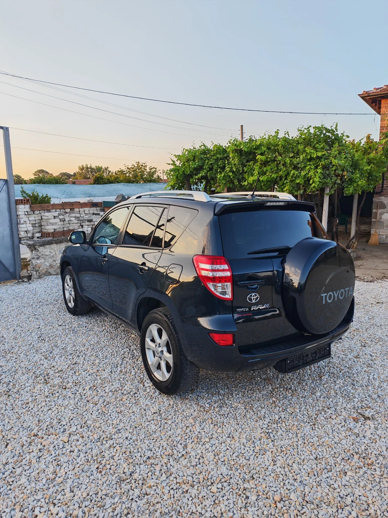 Toyota Rav4 2.2 D-4D Executive, снимка 11 - Автомобили и джипове - 55631461