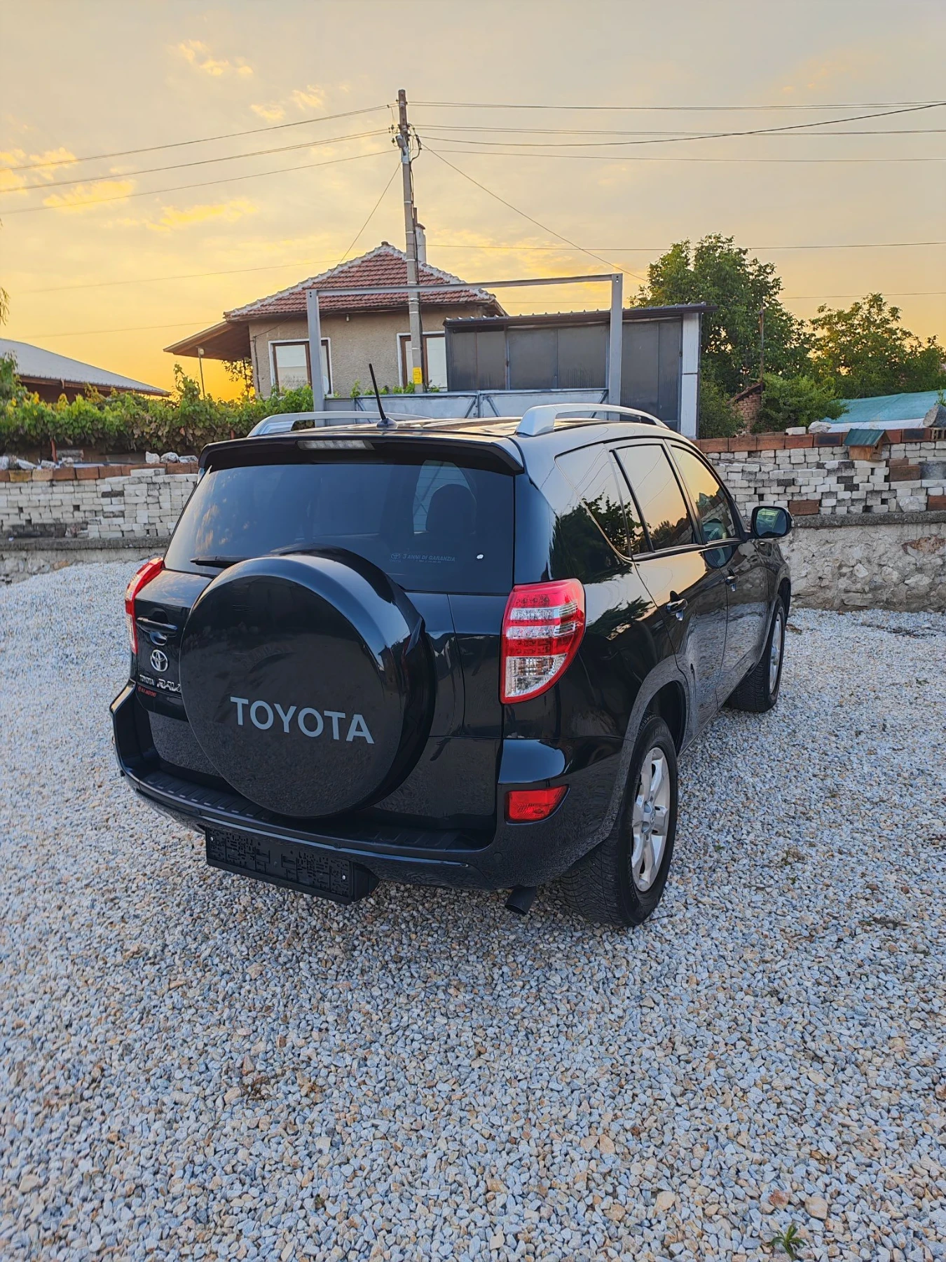 Toyota Rav4 2.2 D-4D Executive, снимка 13 - Автомобили и джипове - 55631461
