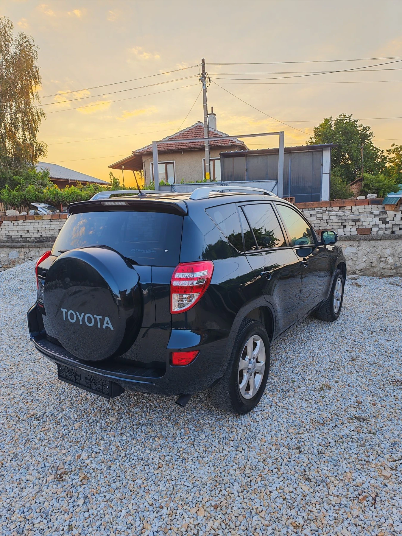 Toyota Rav4 2.2 D-4D Executive, снимка 12 - Автомобили и джипове - 55631461