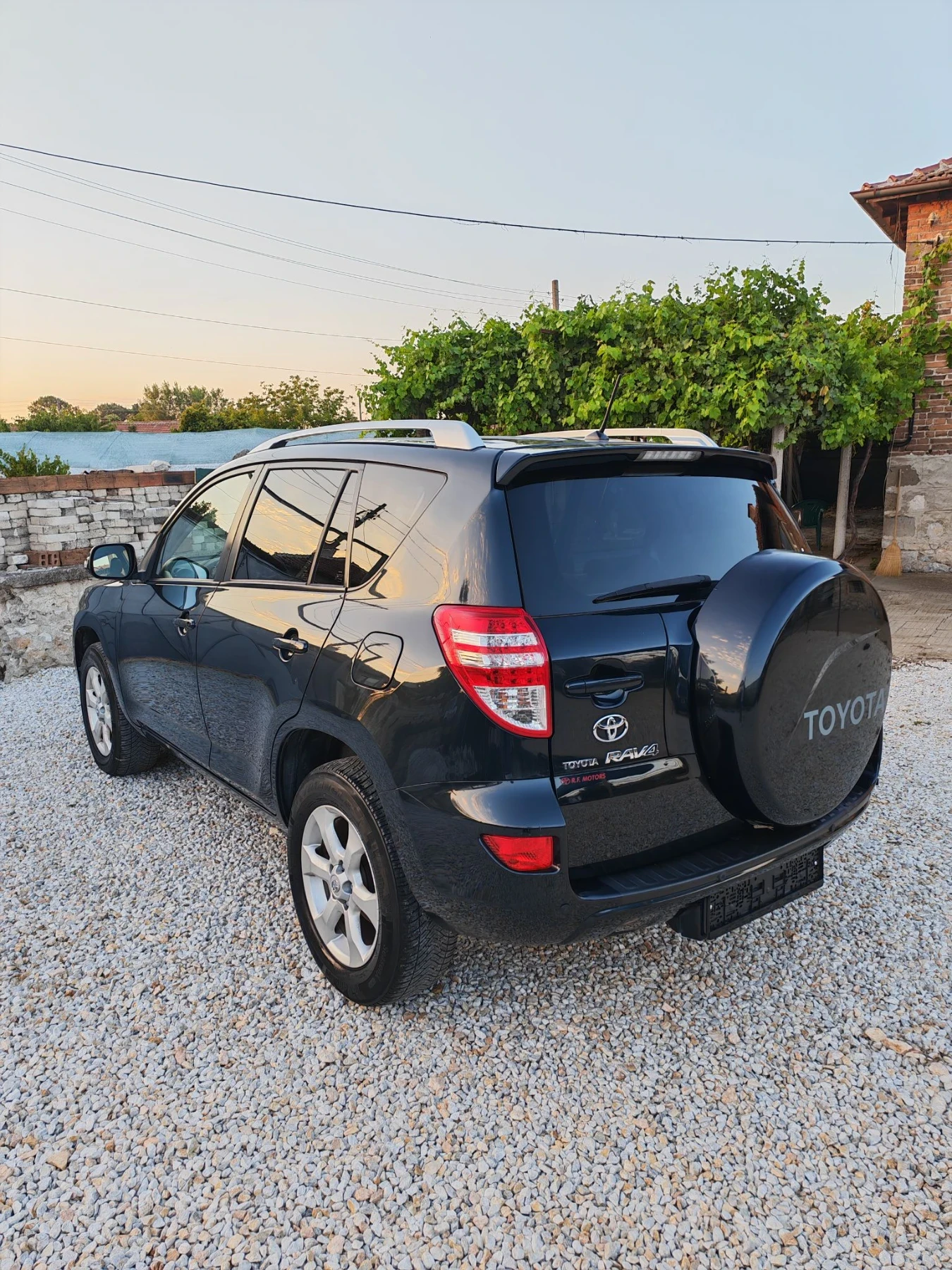 Toyota Rav4 2.2 D-4D Executive, снимка 16 - Автомобили и джипове - 55631461