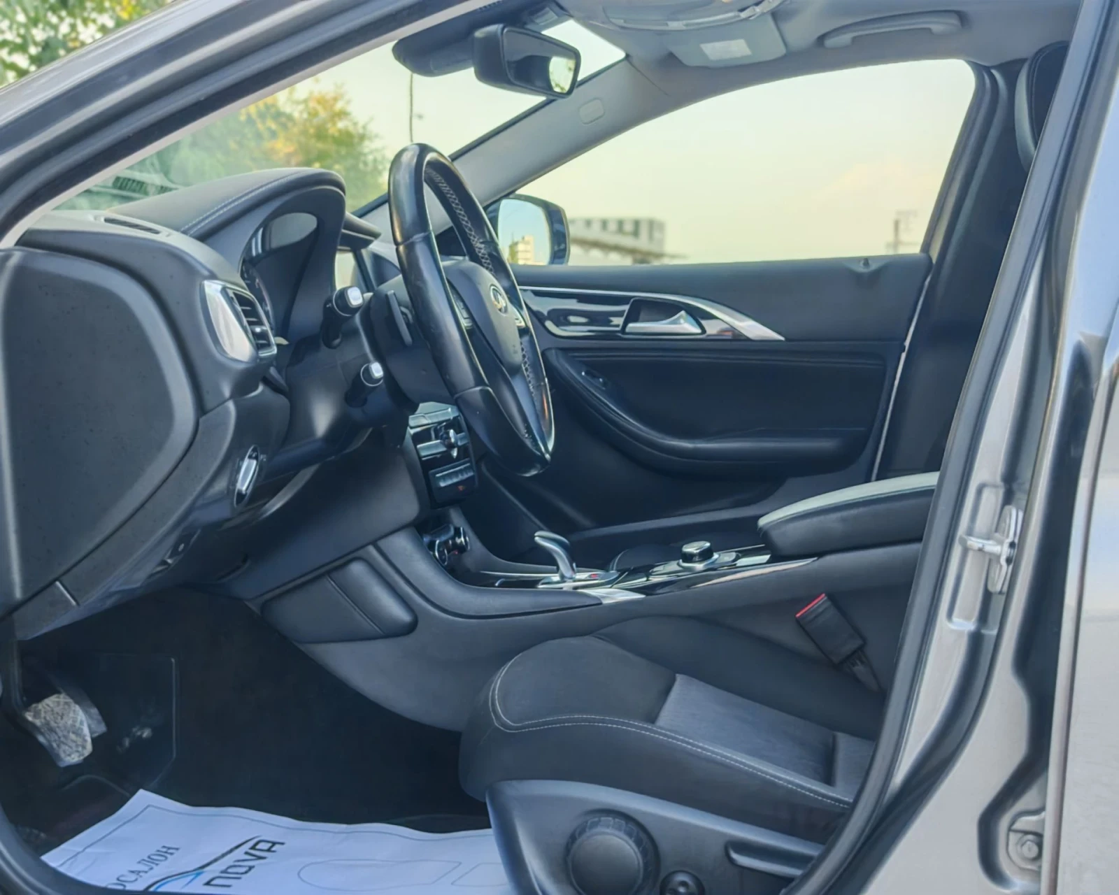 Infiniti QX30 2.2 170 К.С. AВТОМАТ! 4Х4! 123 000 КМ! БЕЗ АНАЛОГ!, снимка 8 - Автомобили и джипове - 55891673