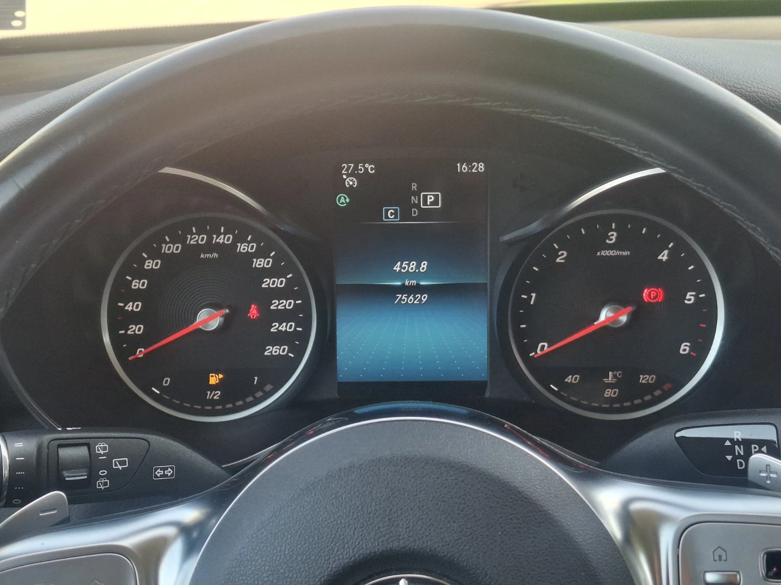 Mercedes-Benz GLC 220 d 4MATIC, снимка 13 - Автомобили и джипове - 55934156