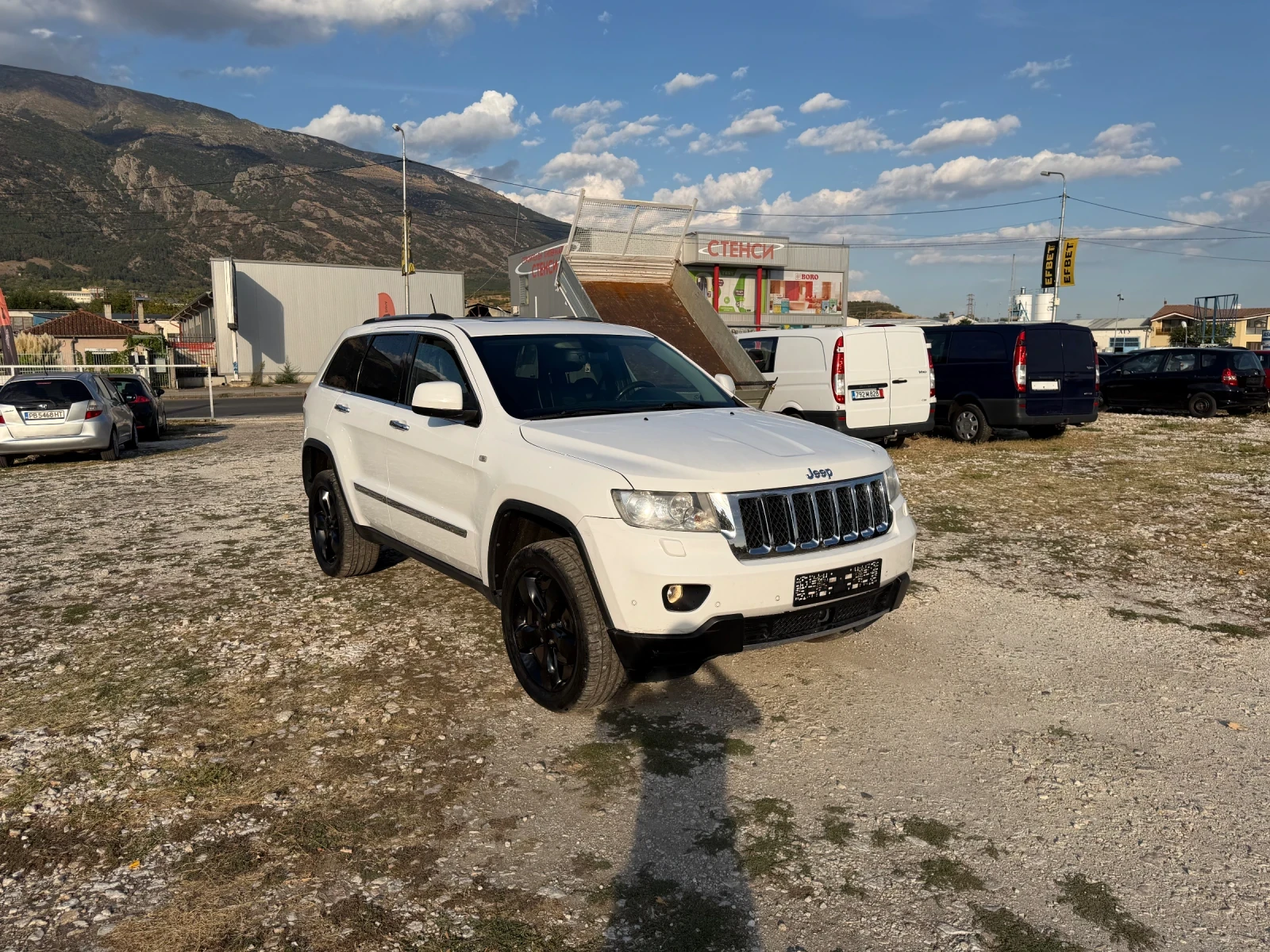 Jeep Grand cherokee 3.0/Overland/barter/lizing, снимка 3 - Автомобили и джипове - 56144666