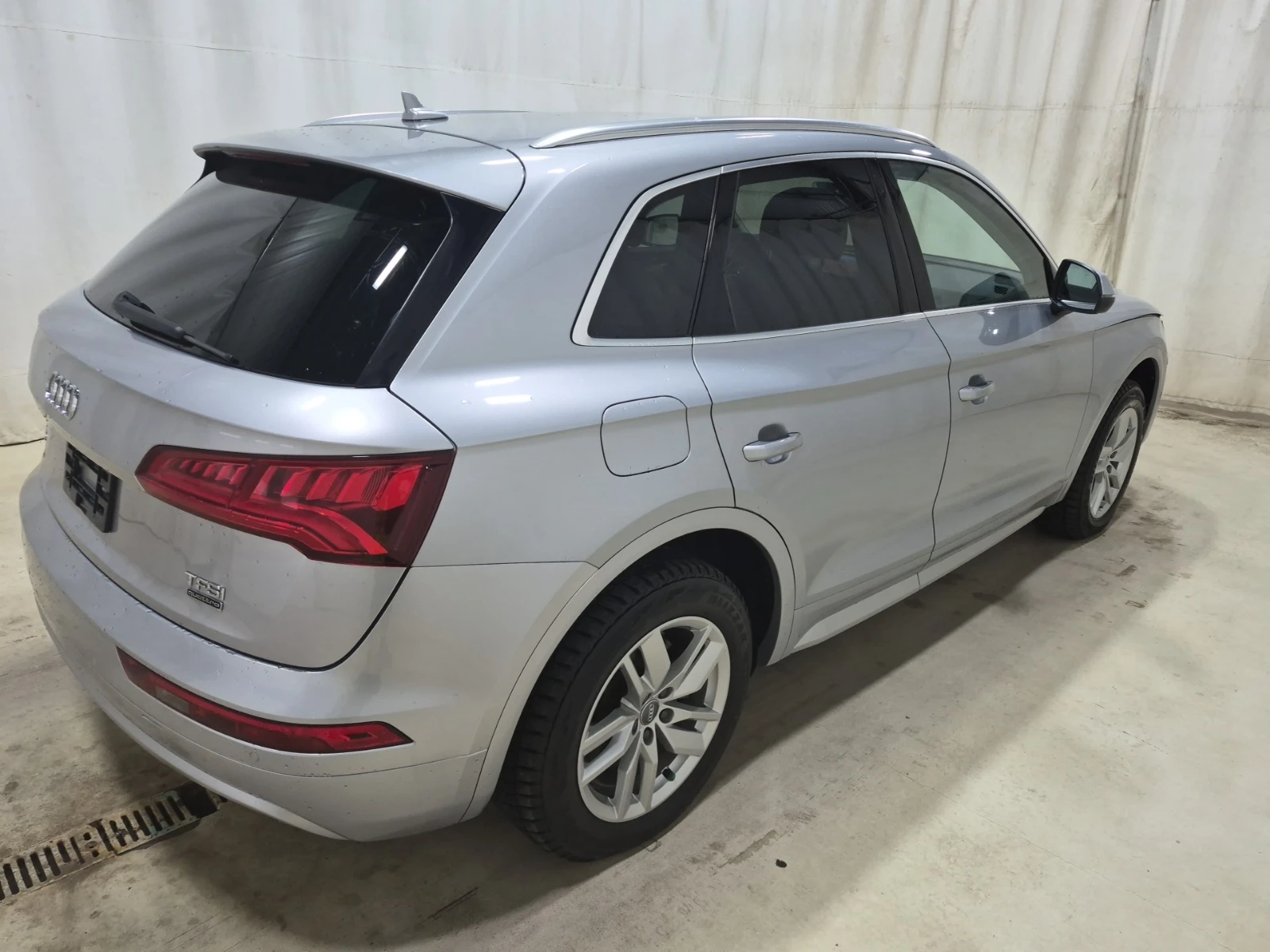 Audi Q5 KOMFORT, ПРОГЛЕМ С КЛИМАТИКА, снимка 3 - Автомобили и джипове - 56154646