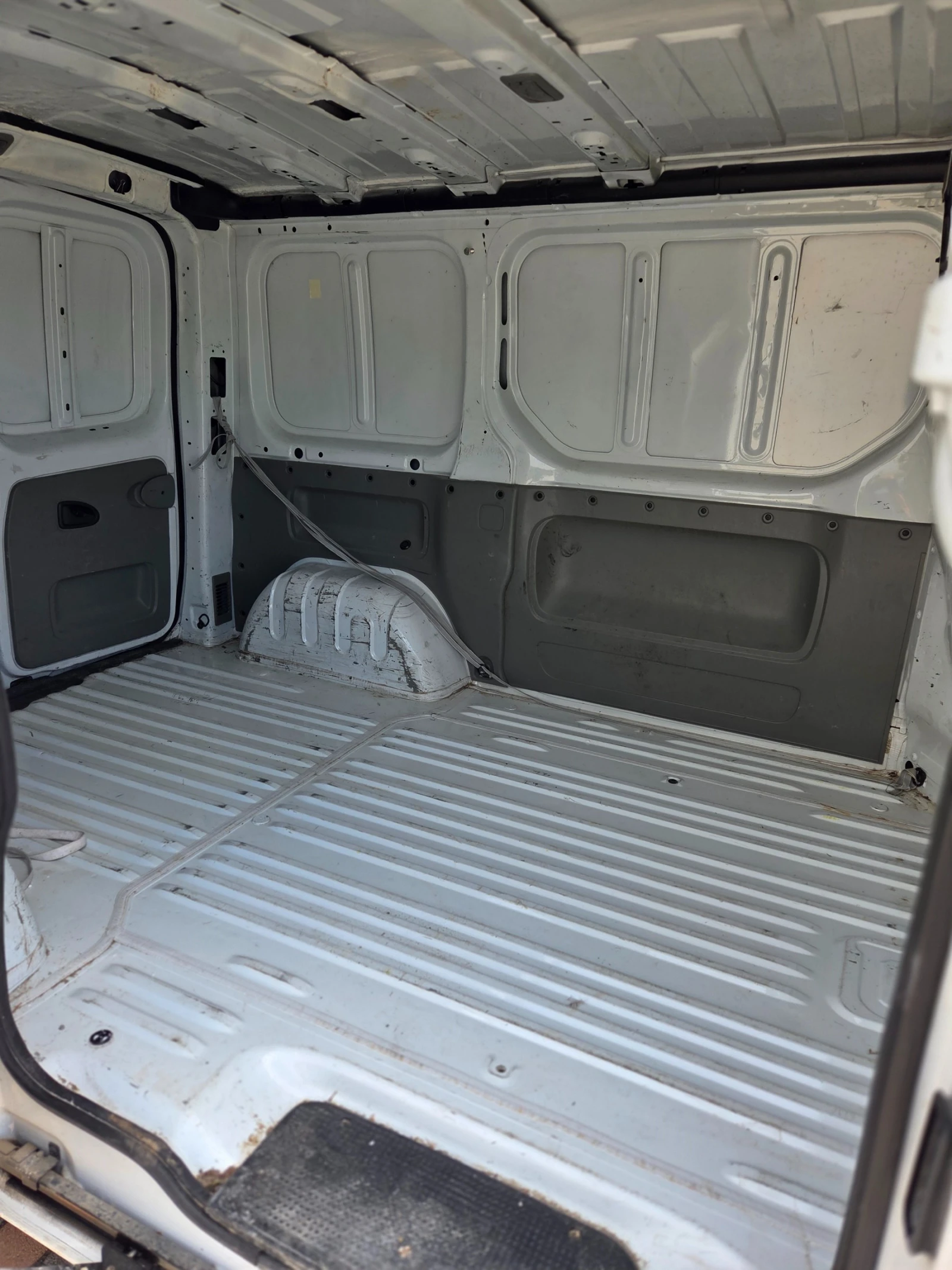 Opel Vivaro 2.0CDTi 115к.с. УНИКАТ - изображение 6