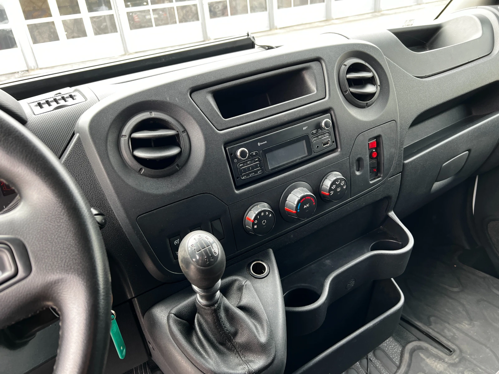 Renault Master 2.3dCi MAXI A/C EURO-6B, снимка 11 - Бусове и автобуси - 56465666