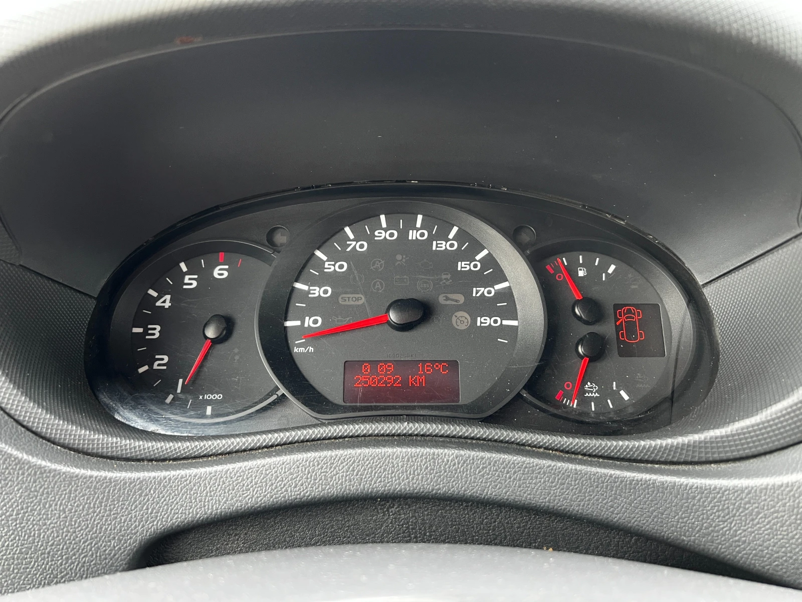 Renault Master 2.3dCi MAXI A/C EURO-6B, снимка 10 - Бусове и автобуси - 56465666