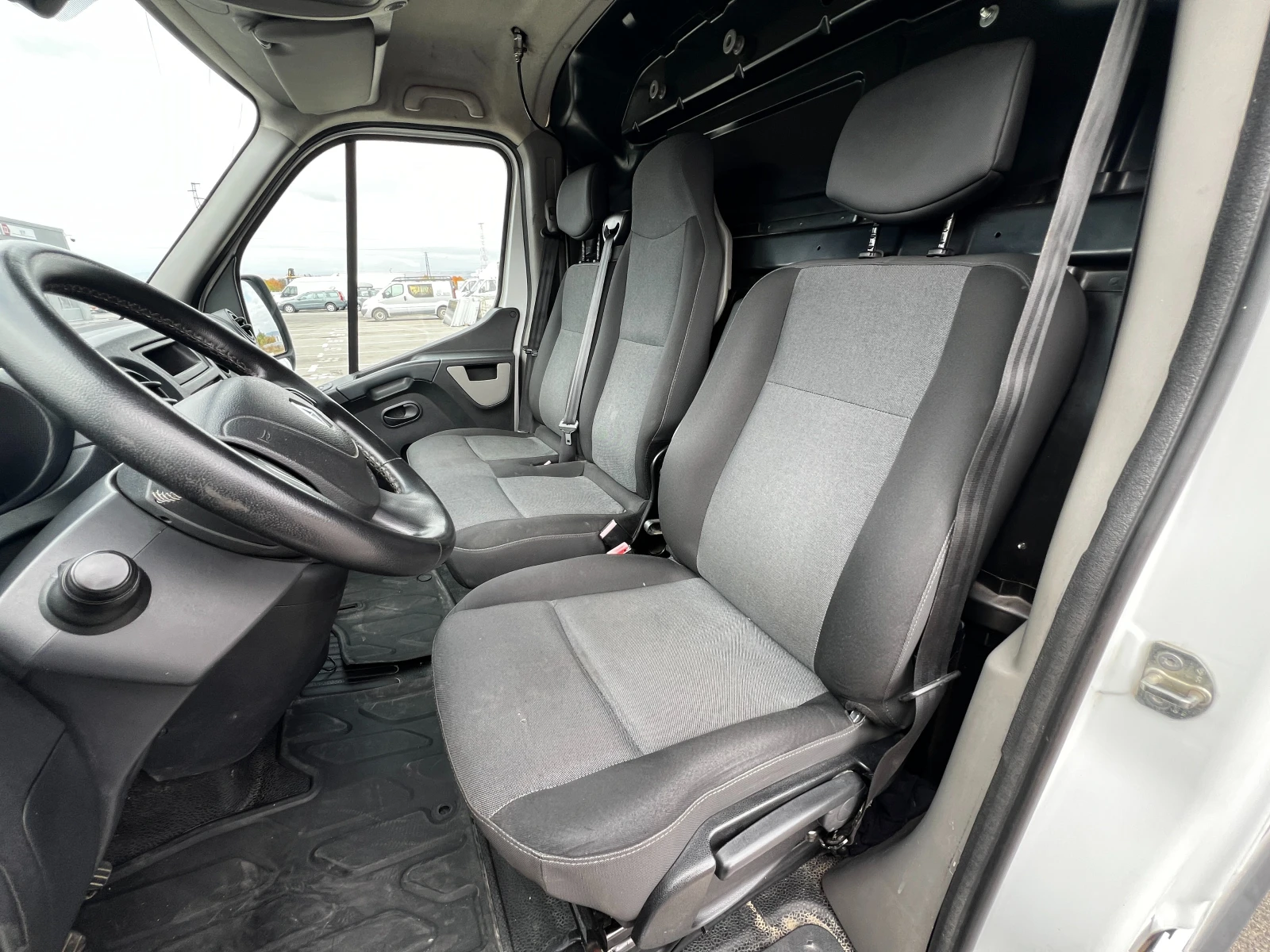 Renault Master 2.3dCi MAXI A/C EURO-6B, снимка 12 - Бусове и автобуси - 56465666