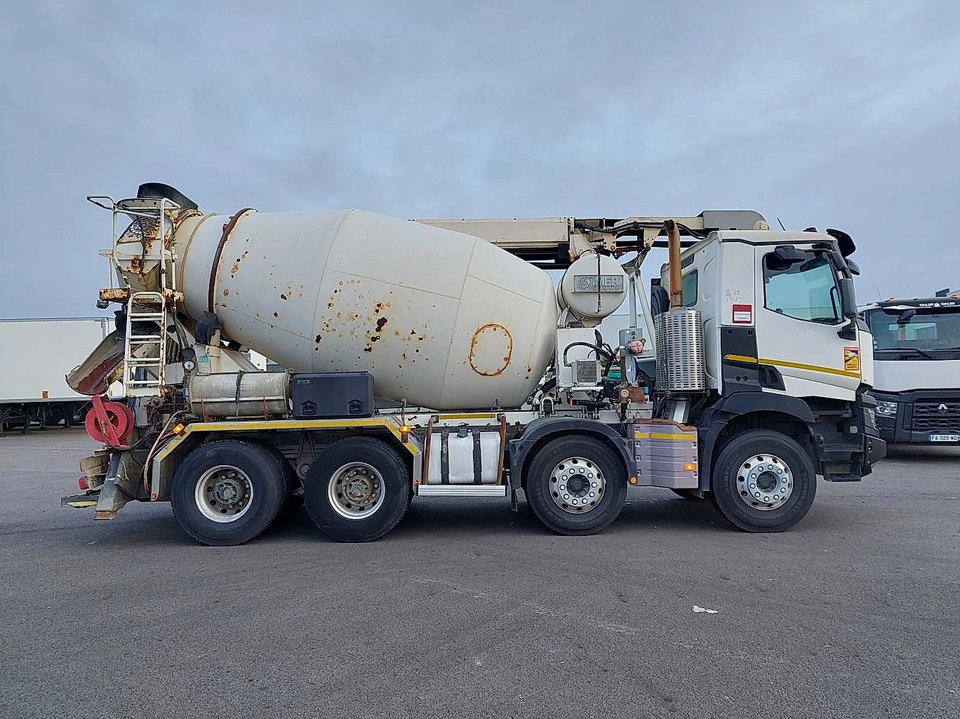Renault C 430 БЕТОНОВОЗ 8x4 - изображение 7