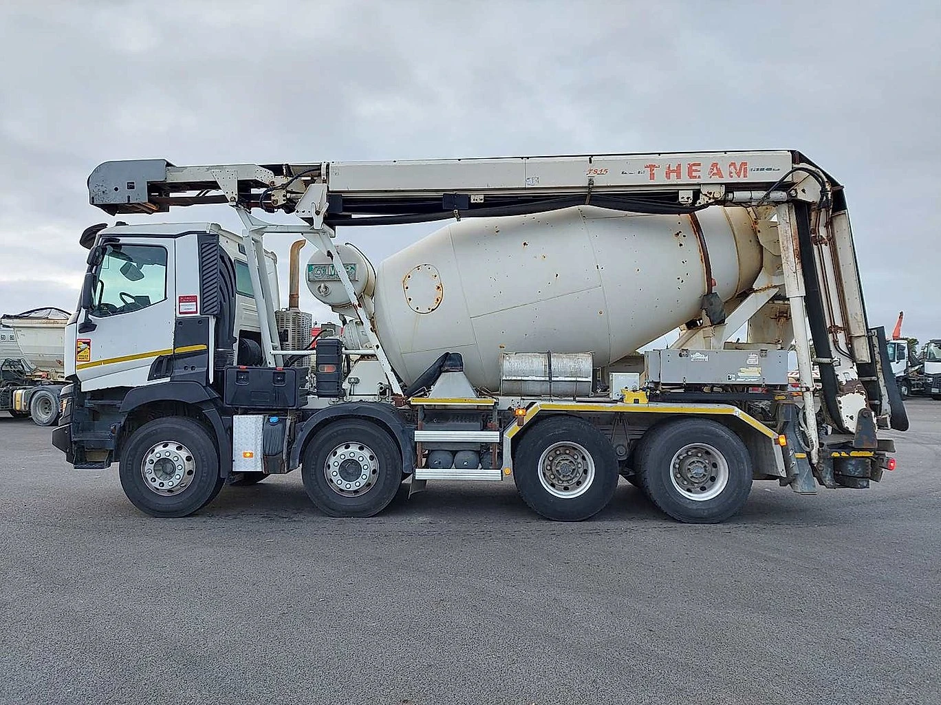 Renault C 430 БЕТОНОВОЗ 8x4 - изображение 4
