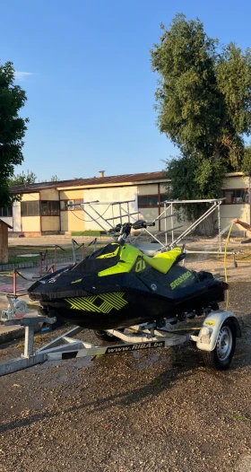 Джет Bombardier Sea Doo Spark trixx 2up 2023, снимка 4 - Воден транспорт - 52851966