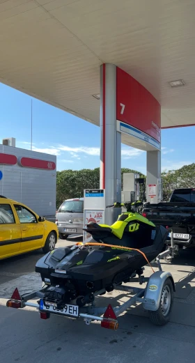 Джет Bombardier Sea Doo Spark trixx 2up 2023, снимка 6 - Воден транспорт - 52851966