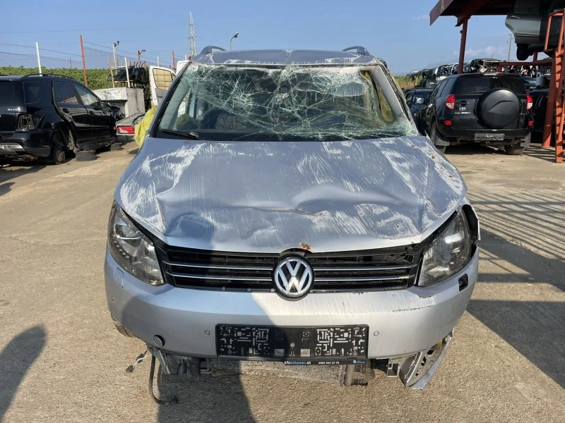 VW Touran 2.0, снимка 3 - Автомобили и джипове - 41451858