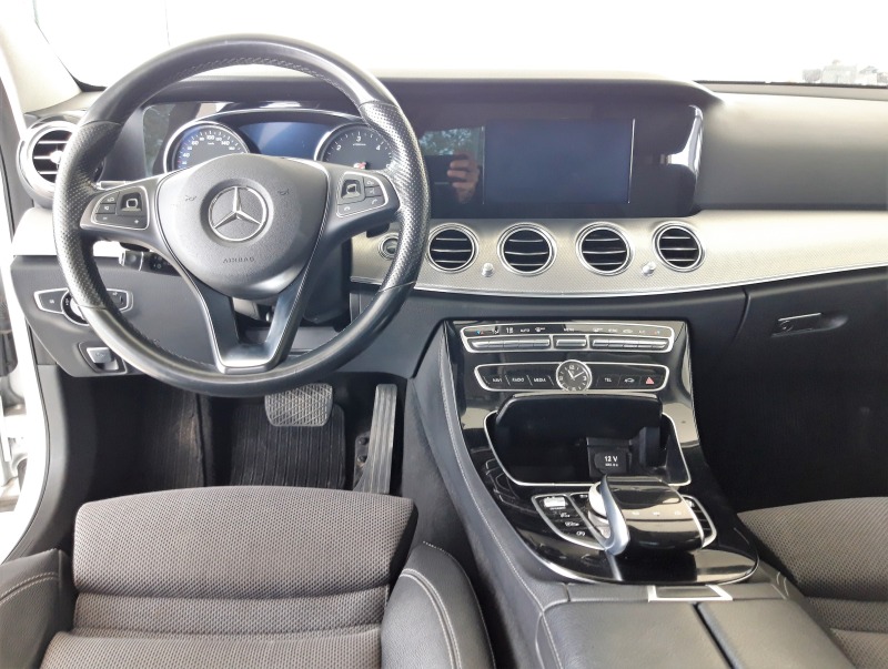 Mercedes-Benz E 220 d AVANTGARDE, снимка 12 - Автомобили и джипове - 43760470