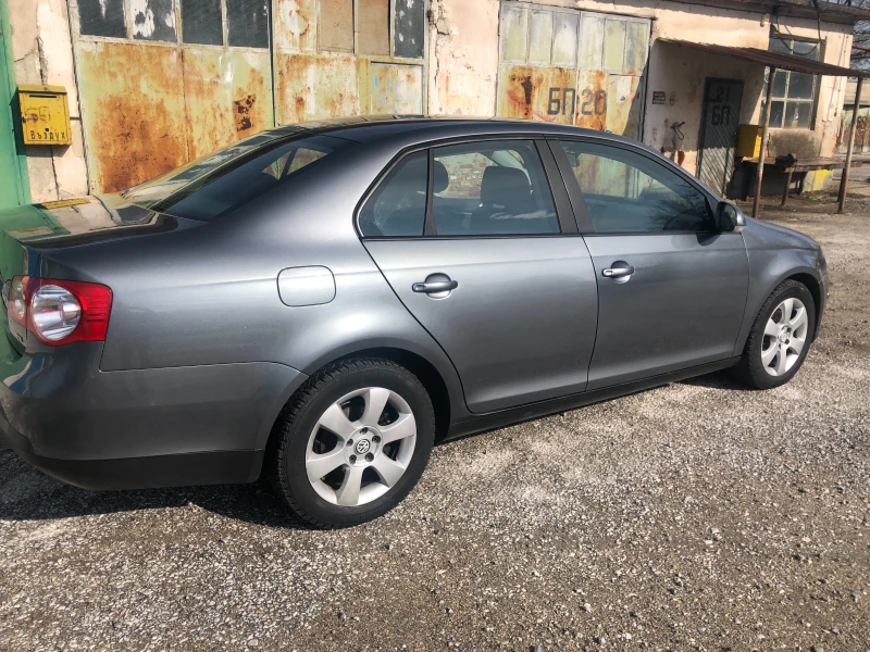 VW Jetta, снимка 4 - Автомобили и джипове - 47464601