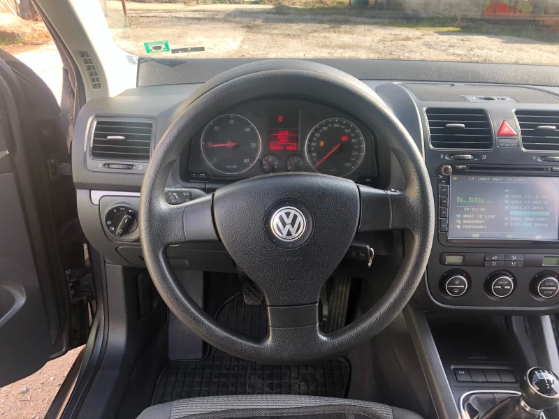 VW Jetta, снимка 8 - Автомобили и джипове - 47464601