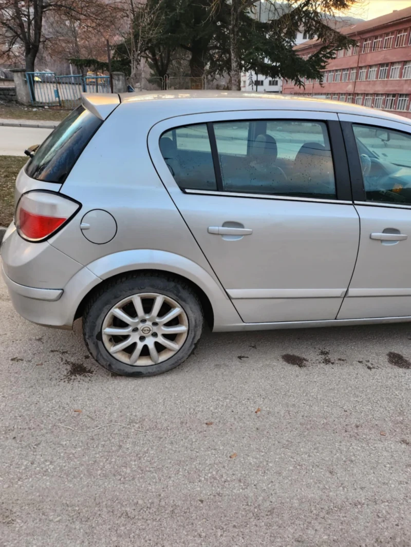 Opel Astra, снимка 4 - Автомобили и джипове - 49441108