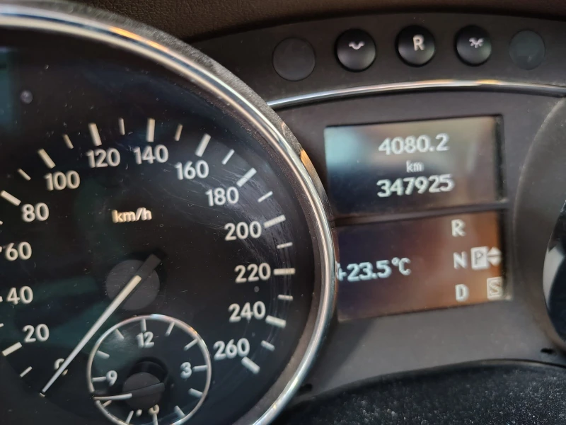 Mercedes-Benz R 500, снимка 3 - Автомобили и джипове - 52400508