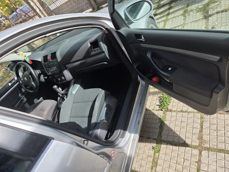VW Golf 2.0, снимка 5 - Автомобили и джипове - 52200130