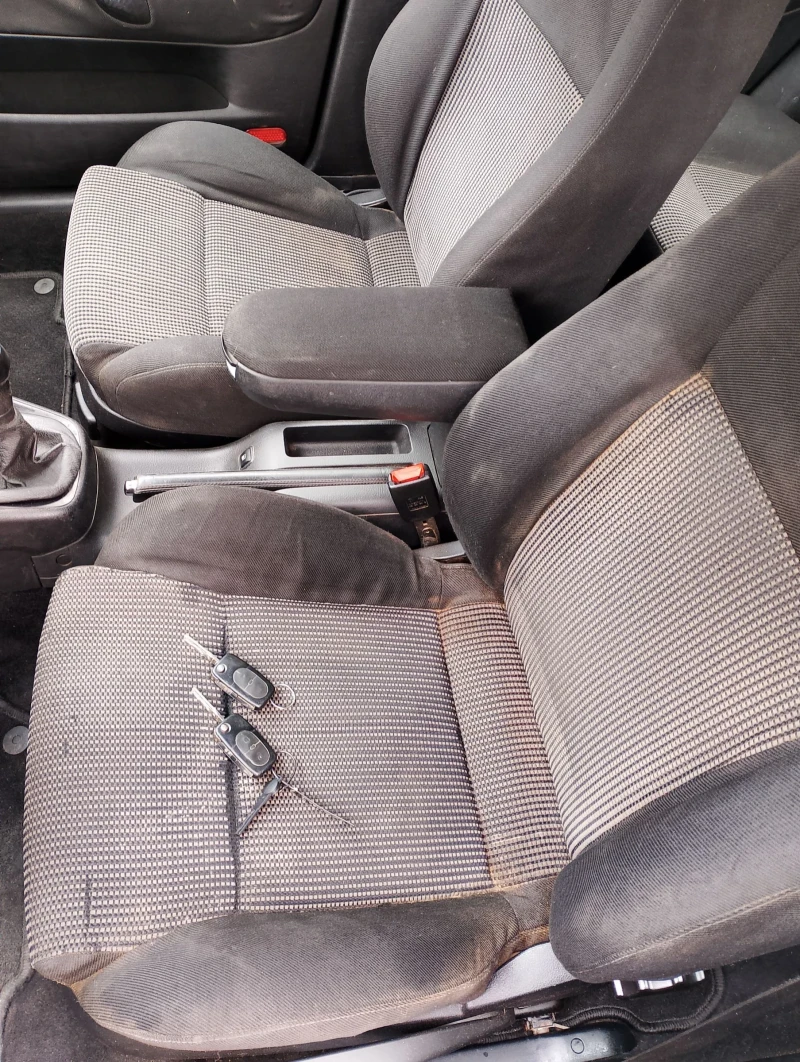 VW Golf 1.9-90-A/C, снимка 7 - Автомобили и джипове - 52667711