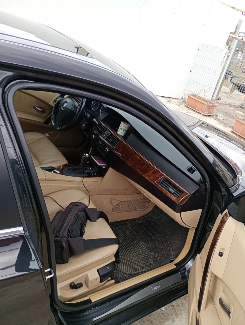 BMW 523, снимка 17 - Автомобили и джипове - 53089185