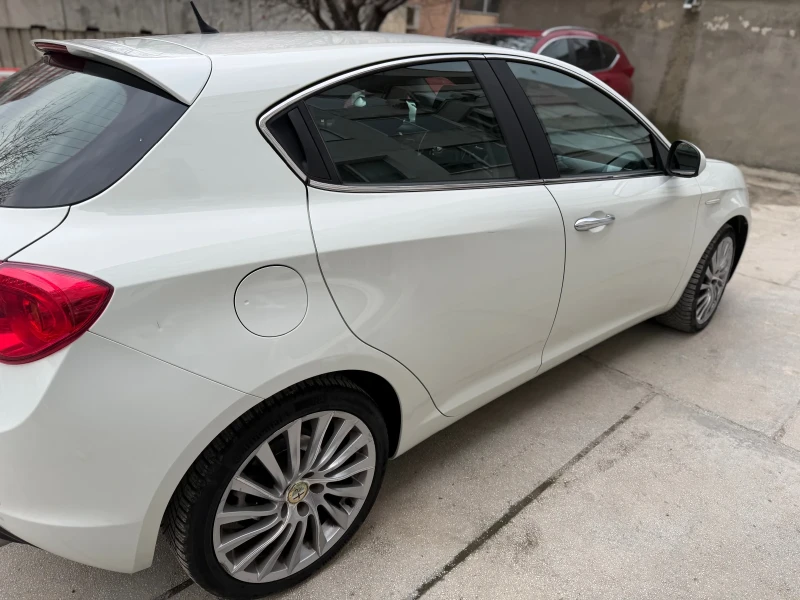Alfa Romeo Giulietta, снимка 11 - Автомобили и джипове - 53458849