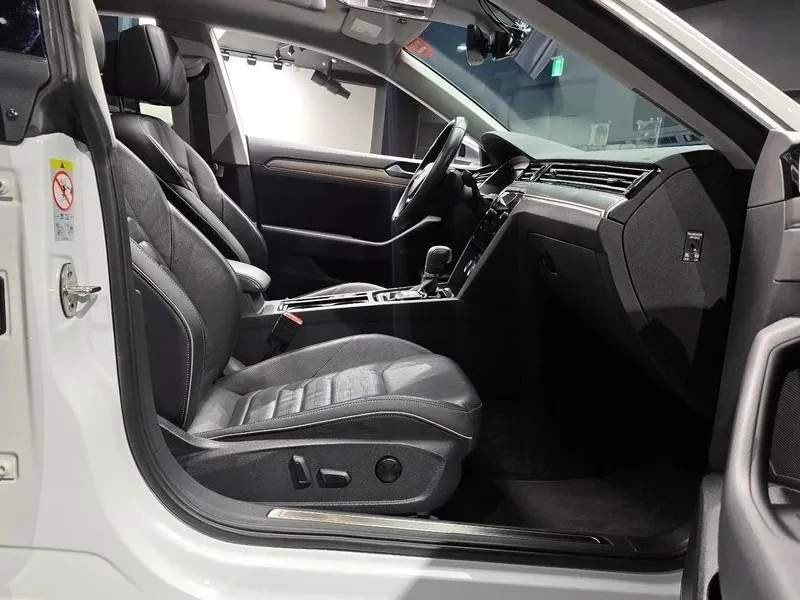 VW Arteon 2.0 Tdi Premium, снимка 11 - Автомобили и джипове - 56223908