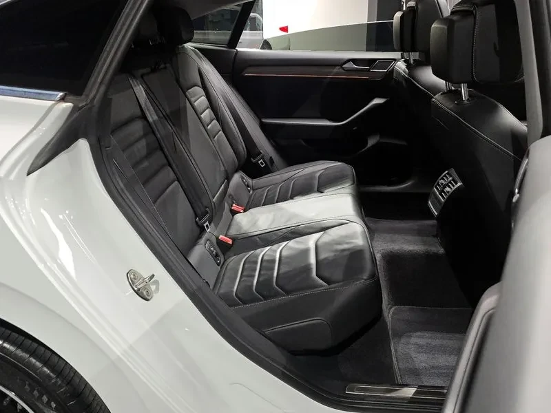 VW Arteon 2.0 Tdi Premium, снимка 12 - Автомобили и джипове - 56223908