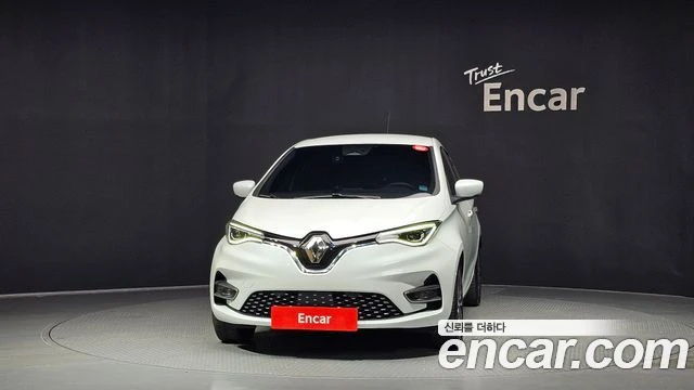 Renault Zoe, снимка 3 - Автомобили и джипове - 56390463