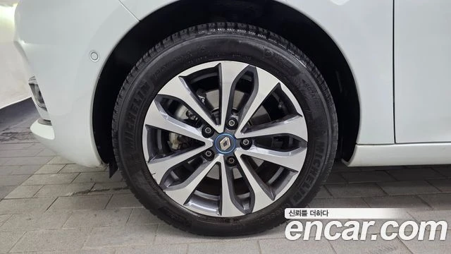 Renault Zoe, снимка 5 - Автомобили и джипове - 56390463