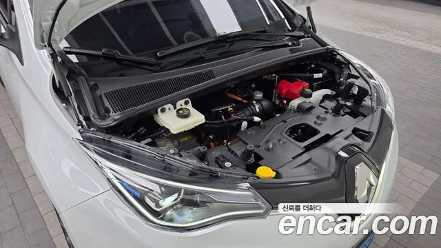 Renault Zoe, снимка 6 - Автомобили и джипове - 56390463