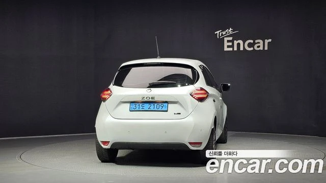 Renault Zoe, снимка 4 - Автомобили и джипове - 56390463