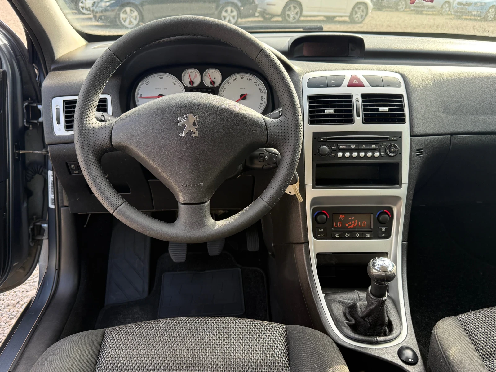 Peugeot 307 1.6HDi 90к.с * Климатроник*  - изображение 10