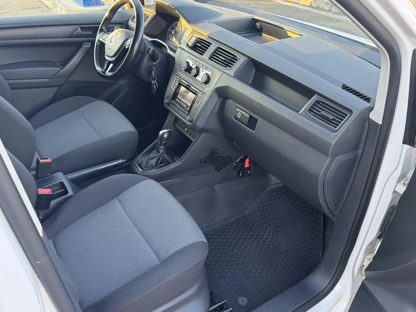 VW Caddy 2.0 TDI - изображение 5
