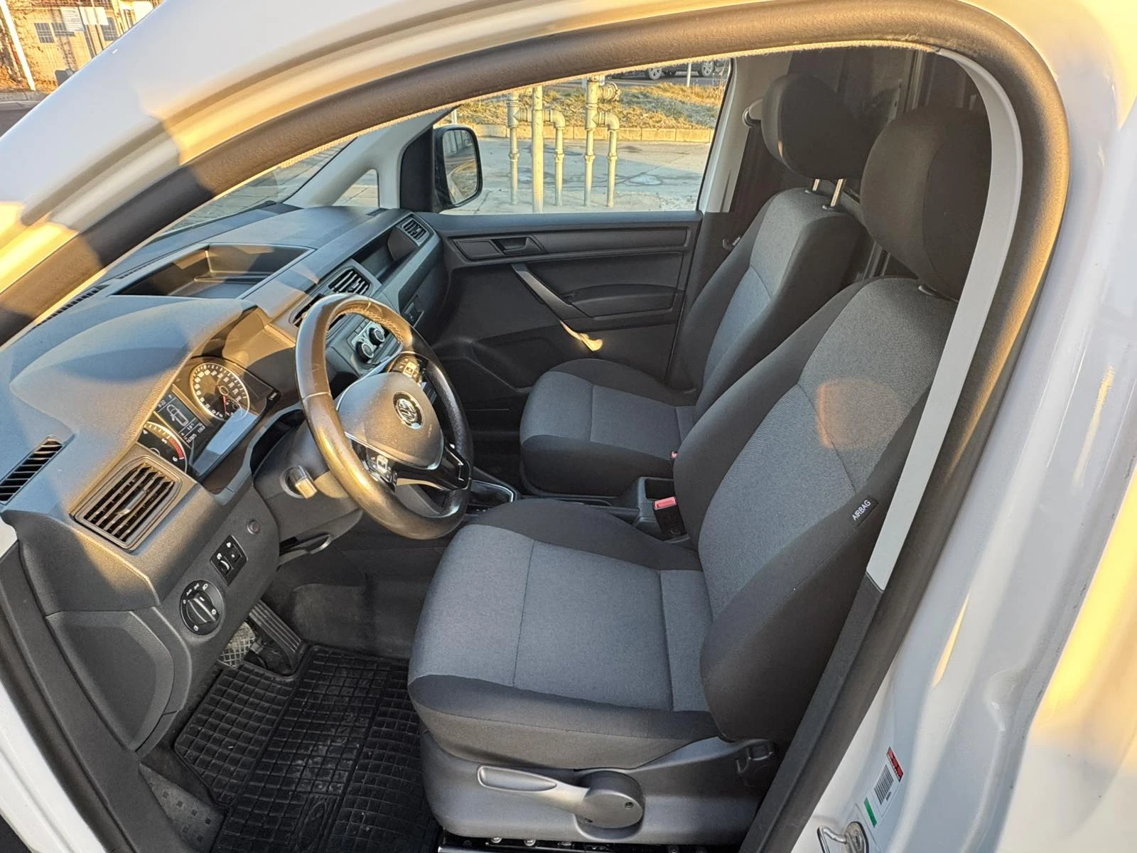 VW Caddy 2.0 TDI - изображение 4